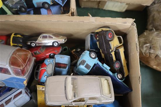 A quantity of Dinky, Matchbox and other diecast vehicles